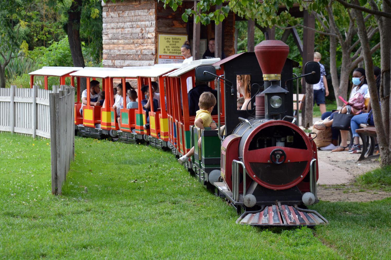 Ridable miniature train, Parc Jouvet
